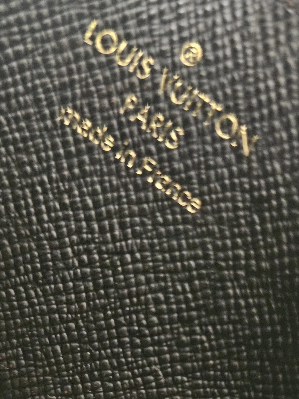 Louis Vuitton Monogram Reverse Card Holder – Excellent Pre-Owned Condition